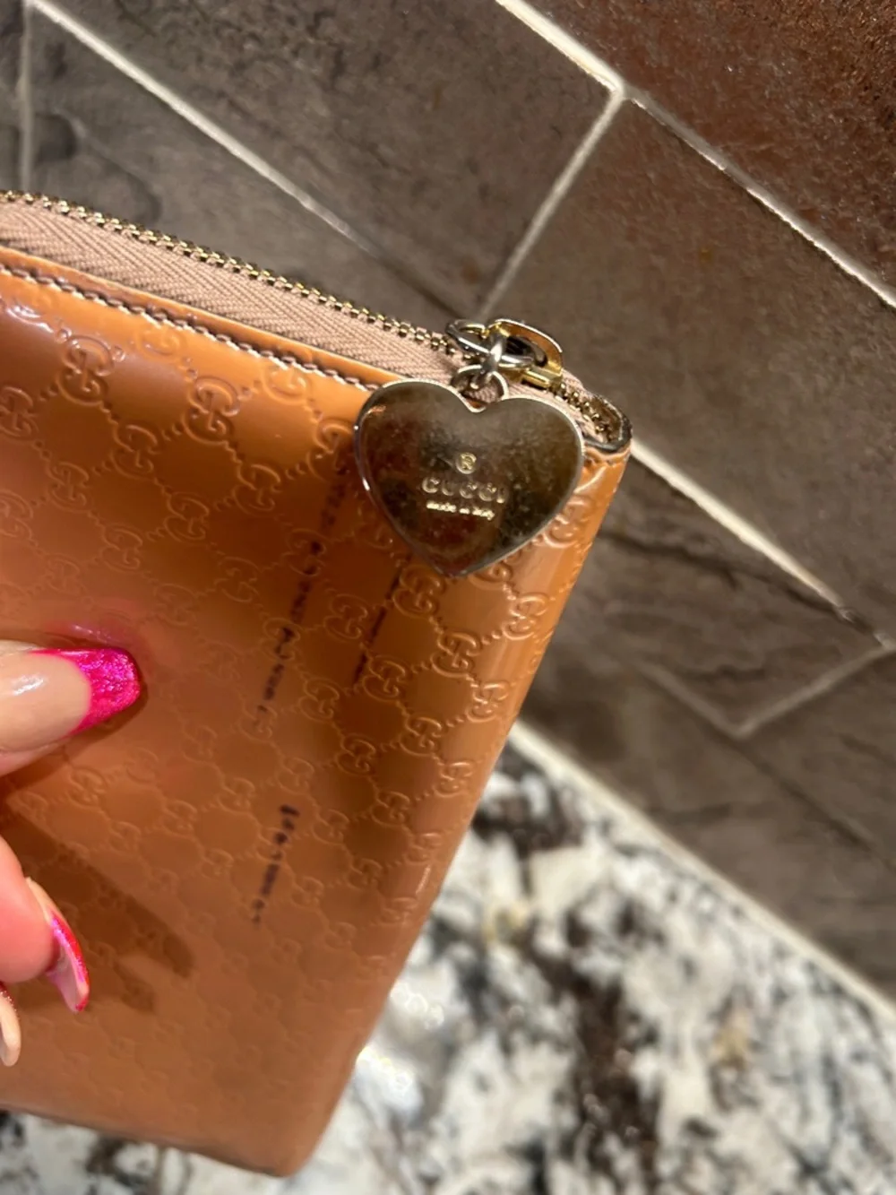 Gucci Embossed GG Zip Around Wallet in Pink COA incl. - Picture 6 of 15